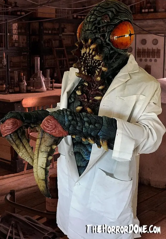 The Horror Dome "Evolve Bug In Lab Coat" HD Studios Pro Costume 8 The Horror Dome "Evolve Bug In Lab Coat" HD Studios Pro Costume - Image 6