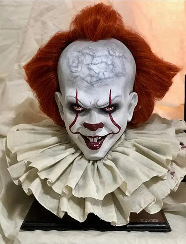 LB 3D Designs "Pennywise IT" Collector's Bust Halloween Decoration - Limited Run Of 30 Units 4 LB 3D Designs "Pennywise IT" Collector's Bust Halloween Decoration - Limited Run Of 30 Units - Image 2